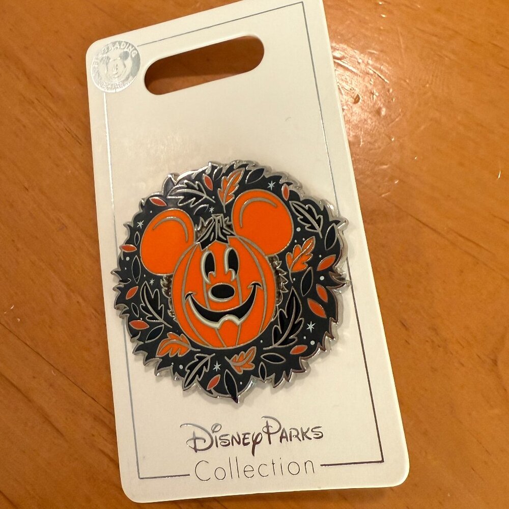 Disney Parks Collection Halloween Pin Trading Pin